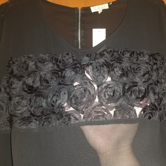 Sexy sheer top with rosettes - Picture 2 of 3